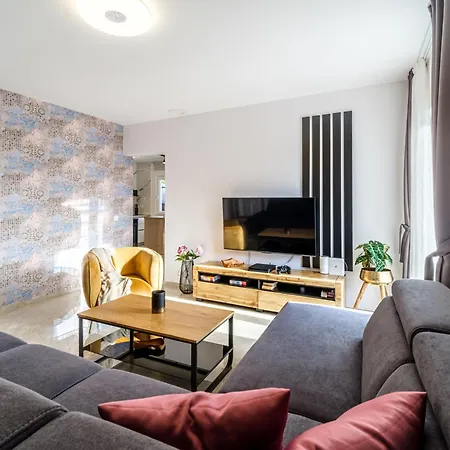Renesansa By Interhome Milna (Brac)
